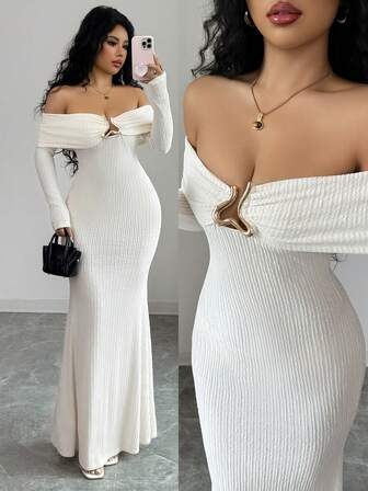 Rafferiza Elegant, moderiktig, bar axelklänning med långärmad dekoration, asymmetrisk metallspänne, dubbelkrage, fiskbenskant, texturerat stickat tyg, höst/vinter, beige