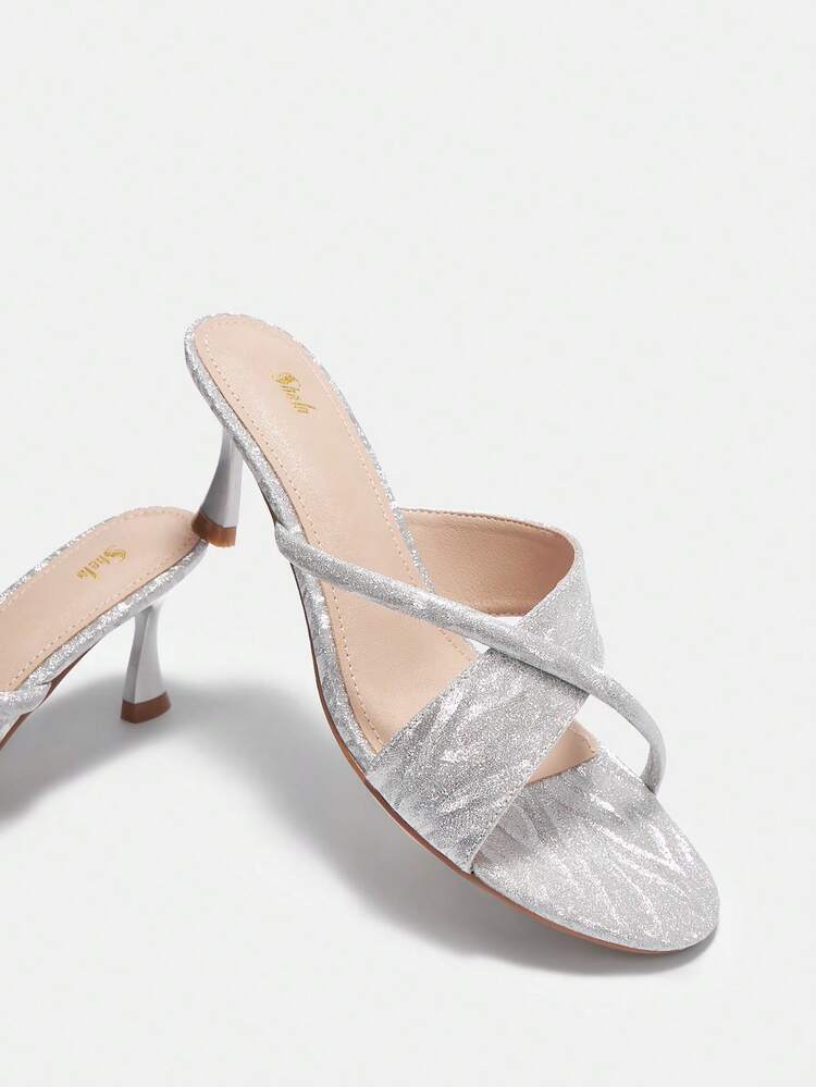 Ladies' Silver Glitter Pu Leather Round Toe Ankle Strap Low Heel Sandals For Spring And Summer