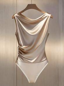 Franclia Body ajustado con cuello drapeado, sin mangas, con adorno de pliegues y botones - Albaricoque - Ver 1