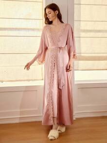 MOTF PREMIUM 优雅撞色蕾丝睡裙睡袍套装 - 粉色 - 查看 7