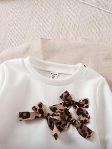 Genkimix Kids 2pcs/Set Young Girls Crew Neck White Long Sleeve Sweatshirt, Leopard Print Bow Sweatshirt & Flare Pants Set - Black and White - View 6