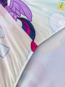 My Little Pony X SHEIN 1件彩虹卡通印花床单，多种尺寸可选，适用于单人床/双人床/大号床/特大号床，舒适柔软，透气保暖，可机洗。图案包括：暮光闪闪/云宝黛西/碧琪/苹果嘉儿/柔柔/瑞瑞。 - 彩色 - 查看 6
