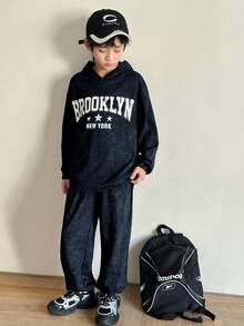 SHEIN 2 件青少年男孩休闲街头时尚韩版雪花连帽运动衫和纯色松紧腰运动裤套装，适合返校、生日、迎婴派对、节日派对、秋冬季 - 黑色 - 查看 5