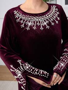 Al Najma Elegante vestido de terciopelo con cuello de barco, mangas acampanadas y cuentas, color vino tinto, para mujer, otoño/invierno - Burdeos - View 6