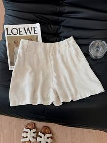 SHEIN Frenchy Quần short nữ dáng rộng, màu trơn, ống rộng, kiểu dáng thường ngày, chất liệu vải lanh, quần short công sở tối giản, màu kem, thanh lịch, cạp cao, thích hợp cho mùa đông, phong cách thường ngày, đi ăn sáng, phù hợp cho cả đi chơi và nghỉ mát, mùa xuân/thu, phong cách Pháp. - Màu be - Xem 3