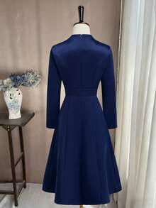 Franclia Damen Kleid mit Applikationen, V-Ausschnitt, Langarm, plissiert, elegant