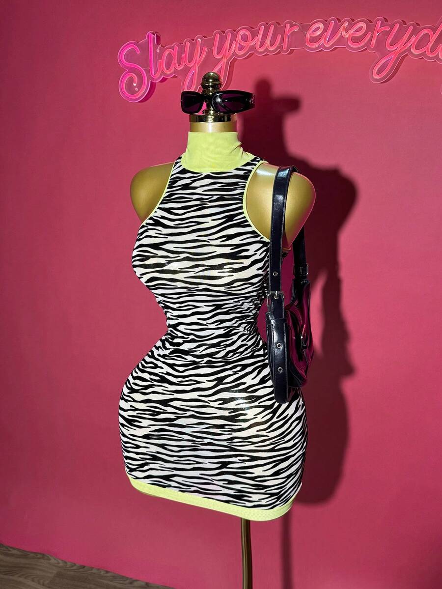 Slaydiva 新款秋冬女装返校季穿搭，适合返校季、日常外出、万圣节等场合，流行休闲街头风、复古学院风、Y2K风、性感透视、高领、薄荷绿撞色领、无袖、白色底、黑色斑马纹、雪纺、修身半身裙、女士迷你连衣裙 -A - 彩色 - 查看 1