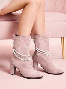 CUCCOO DOLLMOD 女士仿麂皮圆头优雅仿珍珠绑带高跟弹力靴，防滑粗跟中筒靴，适合秋冬季穿着 - 淺粉色 - 查看 4