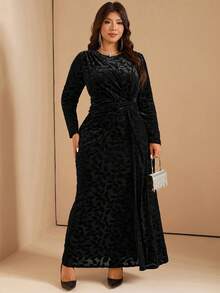 Comfylo Vestido ajustado de terciopelo con detalle retorcido en la cintura para tallas grandes - Negro - Ver 9