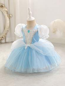 SHEIN Glamorique Kids Baby Girl Princess Dress, Blue Mesh Dress, White Positioning Flower, Silver Ribbon, Blue Gemstone, Bubble Sleeves, Vacation, Partywear ,Valentine's Day,Birthday Dress, New Year's Day, Birthday Party, Wedding Festival Dress, Gorgeous Dress, Middle East, Europe And America