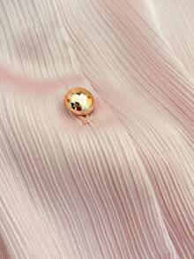 Franclia Élégante blouse rose pour femmes avec col boutonné, manches longues et boutons dorés en tissu météore, pour le printemps/automne