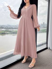 Modelyn Gaun Wanita Elegan Panjang Sedang dengan Detail Renda Kontras, Leher V, Jala, Lengan Lentera, dan Hem Berlipit - Dusty Pink - View 5