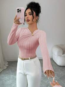 SHEIN Elenzya 女款純色提花紋理布料不對稱金屬鈕扣斜 V 領收腰長袖 T 恤 - 粉色 - 查看 4