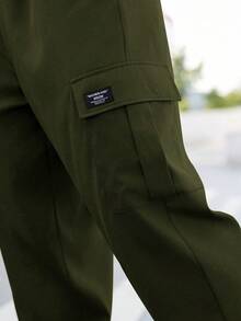 Manfinity Homme 男士加大码字母图案抽绳腰带工装口袋慢跑裤