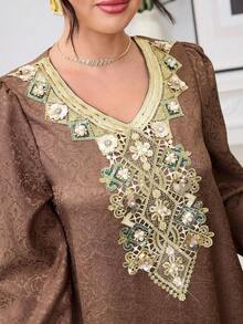 Al Najma Gaun Gaya Arab Cokelat Berbahan Kain Bertekstur dengan Hiasan Payet Elegan untuk Wanita, Musim Gugur/Dingin - Coklat - View 3