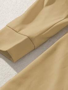 GlowEve Elegancka, jednokolorowa sukienka damska z kokardą i długim rękawem - Kolor khaki - Zobacz 4