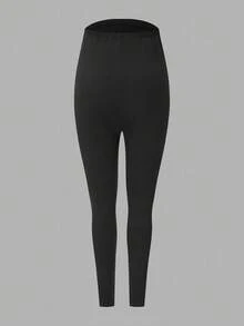 Modmama Conjunto de maternidad de 3 piezas: Camisa de manga larga a cuadros en negro y blanco, Top de camiseta blanca corta, Pantalones cortos de ciclismo, para salidas casuales en otoño - Blanco y Negro - Ver 9