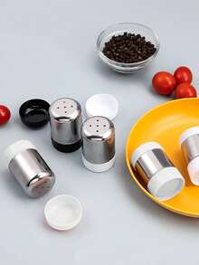 مجموعة برطمانات التوابل المحمولة، 2 قطعة من رشاشات الملح والفلفل من الفولاذ المقاوم للصدأ للمطبخ والتخييم في الهواء الطلق - أبيض وأسود - مشاهدة 4