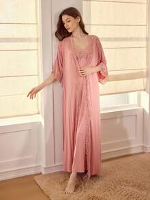 MOTF PREMIUM 对比色蕾丝腰带睡袍和吊带裙睡衣套装