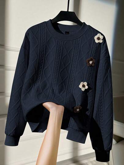 GlowEve 女士时尚纯色纹理装饰钩针 3D 花卉圆领落肩长袖开衩下摆宽松休闲运动衫