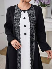 Al Najma 黑白撞色蕾丝边拼接长袖宽松睡袍