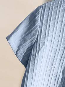 SHEIN 2 件装 小男孩 男孩休闲运动学院度假 带纹理面料 立领衬衫和裤子 适合儿童服装 小男孩衣服 返校男孩套装 适合生日派对、晚会、表演、婚礼、洗礼、开幕式 适合日常穿着 适合上学 适合旅行 适合运动 适合春夏季节 - 淺藍色 - 查看 5