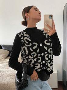 SHEIN Tall CURVE 女士单排扣V领豹纹针织背心，秋冬季，无袖针织保暖羊毛上衣，撞色滚边，休闲日常穿着，2024秋冬款，通勤，简约，办公，复古，简约，秋冬季 - 彩色 - 查看 4
