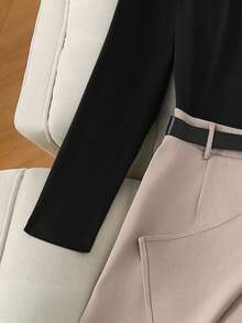 Franclia Conjunto de 2 piezas de top de manga larga con hombros descubiertos negro y shorts caqui, elegante y casual, versátil para uso diario, tallas grandes, para primavera/otoño - Multicolor - Ver 4