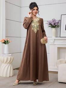 Al Najma Gaun Gaya Arab Cokelat Berbahan Kain Bertekstur dengan Hiasan Payet Elegan untuk Wanita, Musim Gugur/Dingin - Coklat - View 4