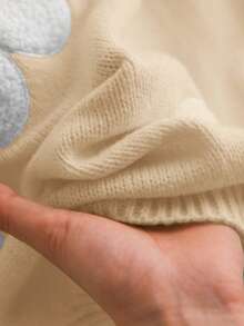 CosyJoli Áo len chui đầu dáng rộng họa tiết hoa 3D phong cách tối giản lãng mạn dành cho sinh viên cỡ lớn, mùa thu/đông - Màu be - Xem 6