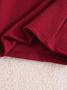 SHEIN 男婴两件套保暖高领长袖T恤和灯芯绒背带裤套装，舒适休闲可爱小熊图案基础款，适合室内、室外、日常穿着、运动、派对、拍照、节日、街头风、运动服、慢跑服、圣诞节、新年等场合。 - 酒紅色 - 查看 6