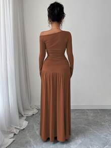 Elenzga 春秋季返校新款棕色弹力罗纹宽松套装，斜肩设计褶裥修身长袖T恤+高腰褶裥喇叭裙两件套女装 - 鏽棕色 - 查看 2