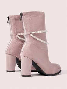 CUCCOO DOLLMOD 女士仿麂皮圆头优雅仿珍珠绑带高跟弹力靴，防滑粗跟中筒靴，适合秋冬季穿着 - 淺粉色 - 查看 9