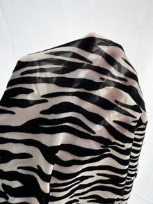 Slaydiva 新款秋冬女装返校季穿搭，适合返校季、日常外出、万圣节等场合，流行休闲街头风、复古学院风、Y2K风、性感透视、高领、薄荷绿撞色领、无袖、白色底、黑色斑马纹、雪纺、修身半身裙、女士迷你连衣裙 -A - 彩色 - 查看 7