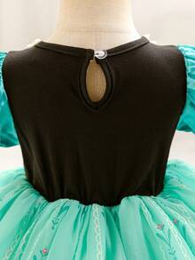 SHEIN Glamorique Kids 圣诞女宝宝派对礼服、圣诞老人礼服、新年礼服 - 女童白色缎面仿珍珠薄纱蓬蓬裙，后背饰有大蝴蝶结，公主选美礼服，适合舞台表演、钢琴演奏、中东地区等场合。 - 綠色 - 查看 3