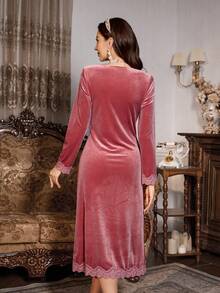 PalaceNights Vestido de dormir elegante de terciopelo ajustado con cuello en V de unicolor y encaje de contraste, para otoño e invierno - Rosa - Ver 3