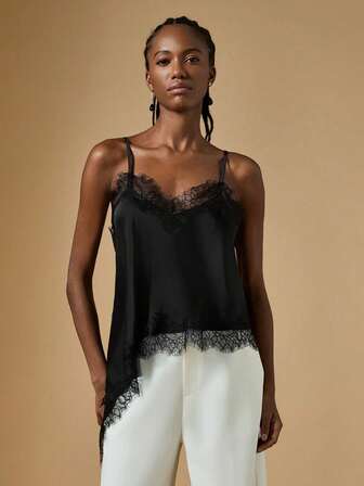 Briarwyn Damsommarblus med enfärgad kontrasterande spets och asymmetrisk fåll