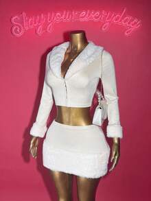 Slaydiva 2025 秋季新款万圣节生日派对宴会学院风学生日常休闲邮轮旅行病毒式街头服饰性感俱乐部 V 领长袖人造毛皮拼接夹克和下摆拼接人造毛皮迷你裙两件套，杏色绒面革，秋冬女装 - 杏色 - 查看 1