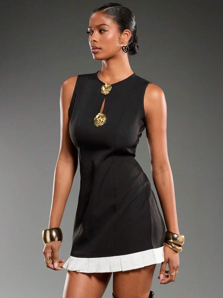 Normani Women's Hollow Metal Buckle Ruffle Hem Dress - Black and White - View 1