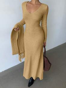Elenzga 优雅浅杏色V领简约舒适复古风针织连衣裙配流苏围巾，适合秋冬通勤出游 - 卡其色 - 查看 4