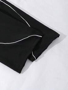 SHEIN ChillGRL 两件套少女休闲拼接设计T恤上衣+工装裤套装，适合日常休闲、外出、街头风格，女童套装，79星印花白色T恤+黑色针织裤 - 黑色 - 查看 8