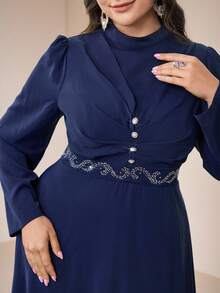 Modelyn 大码女式立领长袖收腰阿拉伯风格连衣裙 - 藏蓝色 - 查看 7