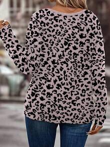 EMERY ROSE 复古粉色底豹纹V领长袖休闲基础款大码T恤，秋冬款 - 彩色 - 查看 2