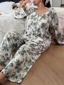 Dream Adore Plus Size Women Butterfly Print V-Neck Pajama Set , Fall & Winter Clothes - Multicolor - View 4