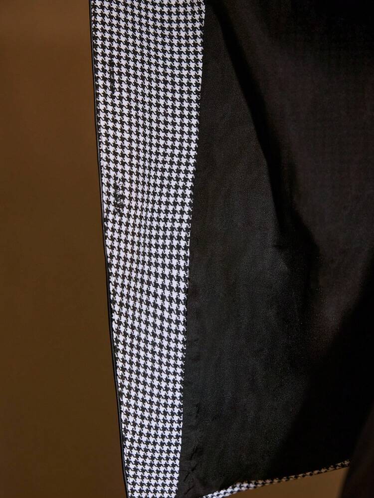 VESTE SANS MANCHE FEMME AVEC TAILLE CINTRÉE ET BORDURE CONTRASTÉE