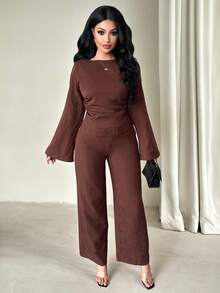 Chiquease Zweiteiliges Damen-Ensemble aus einfarbiger, brauner Bluse mit Bindegürtel, ausgestellten Ärmeln und gerader Hose (Modell "Meillard"). Geeignet für Frühling, Herbst und Winter, für den Alltag, Geschäftsverhandlungen, als Arbeitskleidung, Lehrerinnen-Outfit oder als Herbst-/Winteranzug.