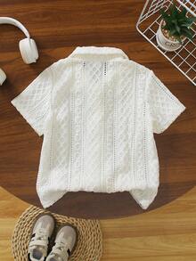 1件男童时尚休闲白色镂空针织开衫，精致几何钩针图案，简约翻领设计，适合海滩、家庭郊游、返校等场合。 - 杏色 - 查看 2