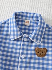Cozy Pixies 2 pièces Ensemble cardigan à col châle et short à taille élastique avec motif ours de bébé garçon, tenue à carreaux - Bleu et Blanc - Voir 4