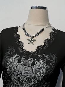 Attitoon 休闲深V领蕾丝边修身长袖T恤，适合秋冬季节，复古Y2K风格，心形印花 - 黑色 - 查看 3