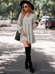 SHEIN LUNE Women's Casual V-Neck Printed Lantern Sleeve Ruffle Hem Dress, Suitable For Autumn/Winter, Multi-Layered Cake Skirt, Irregular Graphic Print - Multicolor - View 5